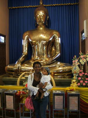 2005_0325(001)- Golden Buddha