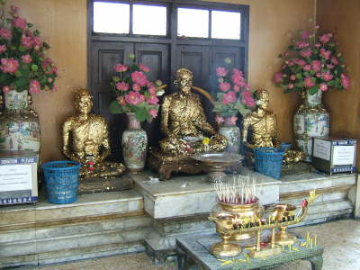 2005_0325(004) - Golden Buddha